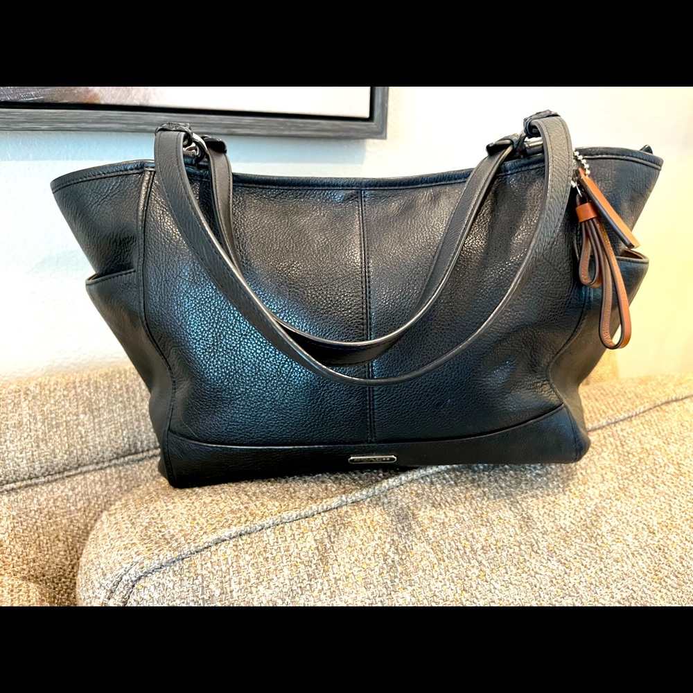 COACH handbag, black pebble leather. Silver hardware. No smoking. No Trades.